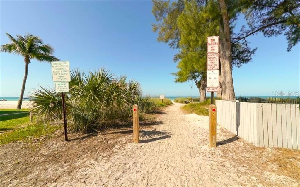 Salty Dog Villa Holmes Beach Exterior photo
