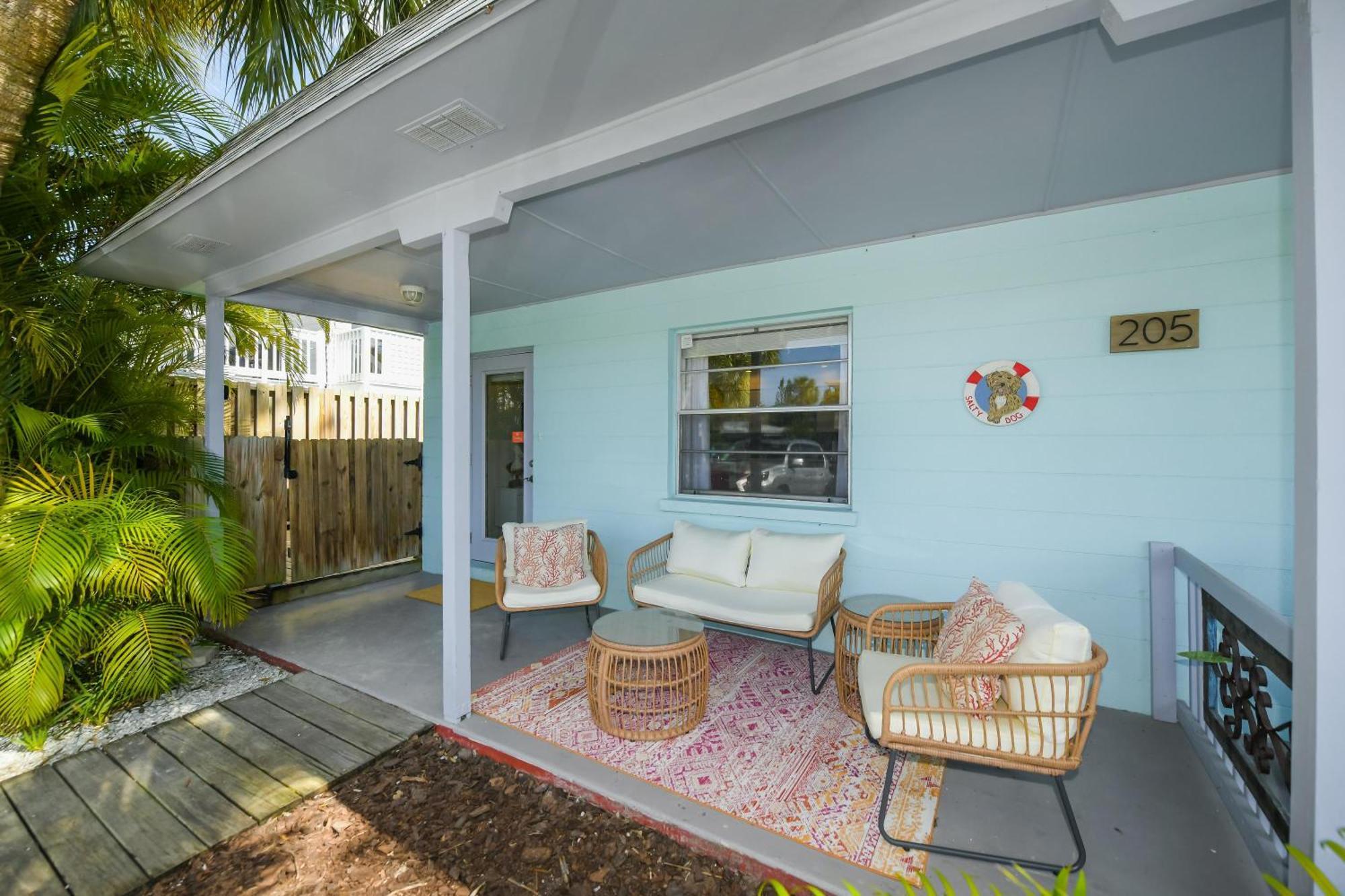 Salty Dog Villa Holmes Beach Exterior photo