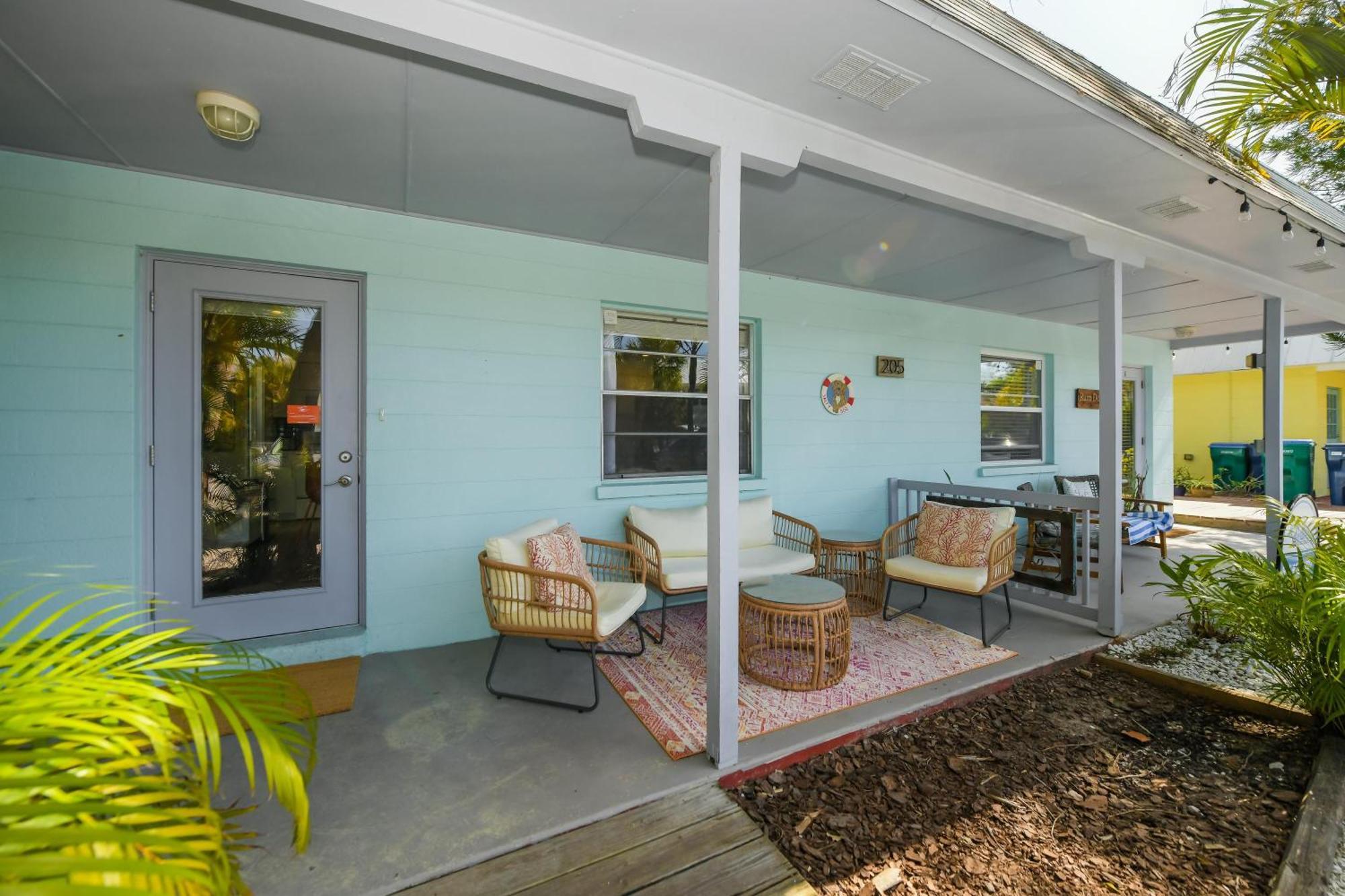 Salty Dog Villa Holmes Beach Exterior photo