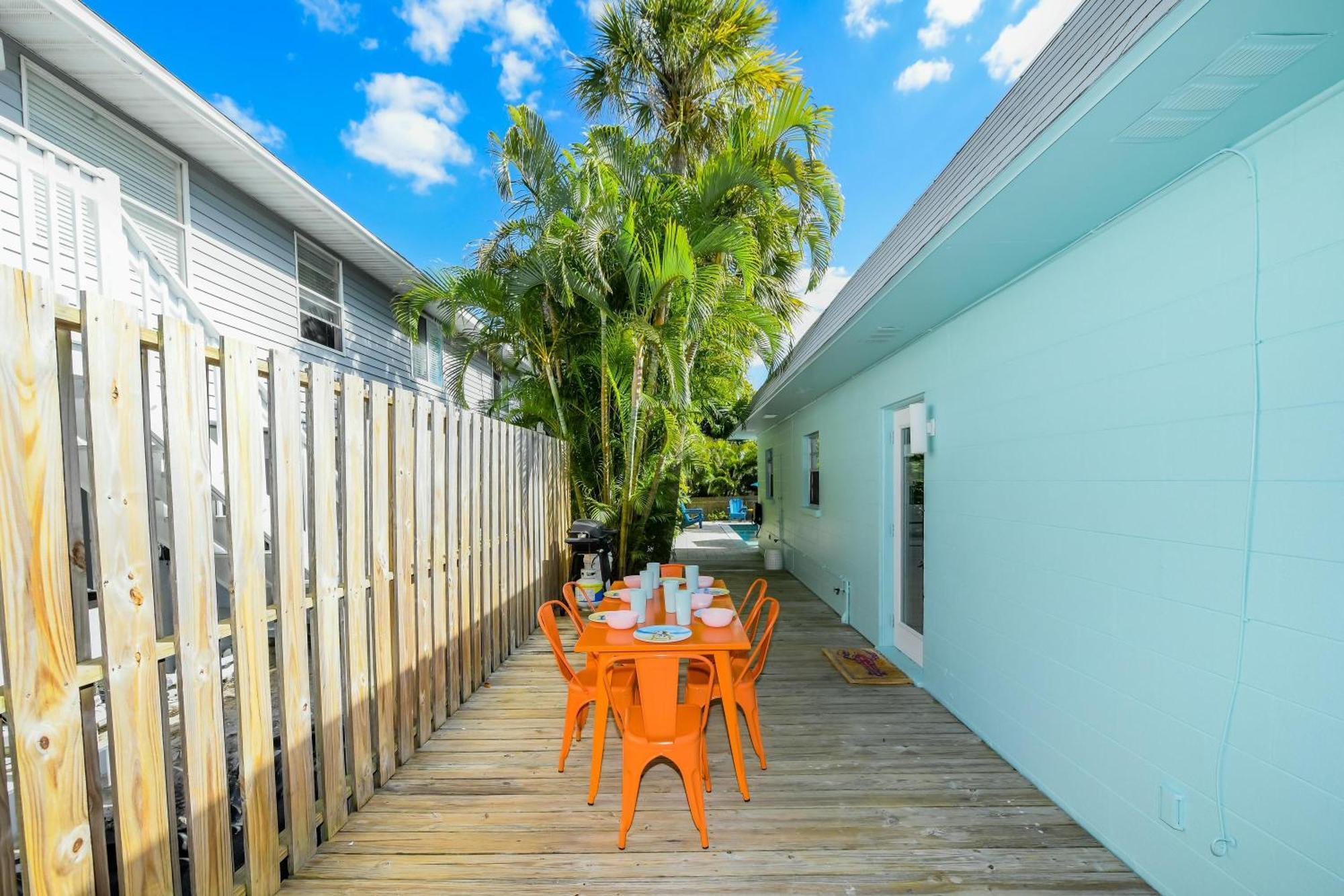 Salty Dog Villa Holmes Beach Exterior photo